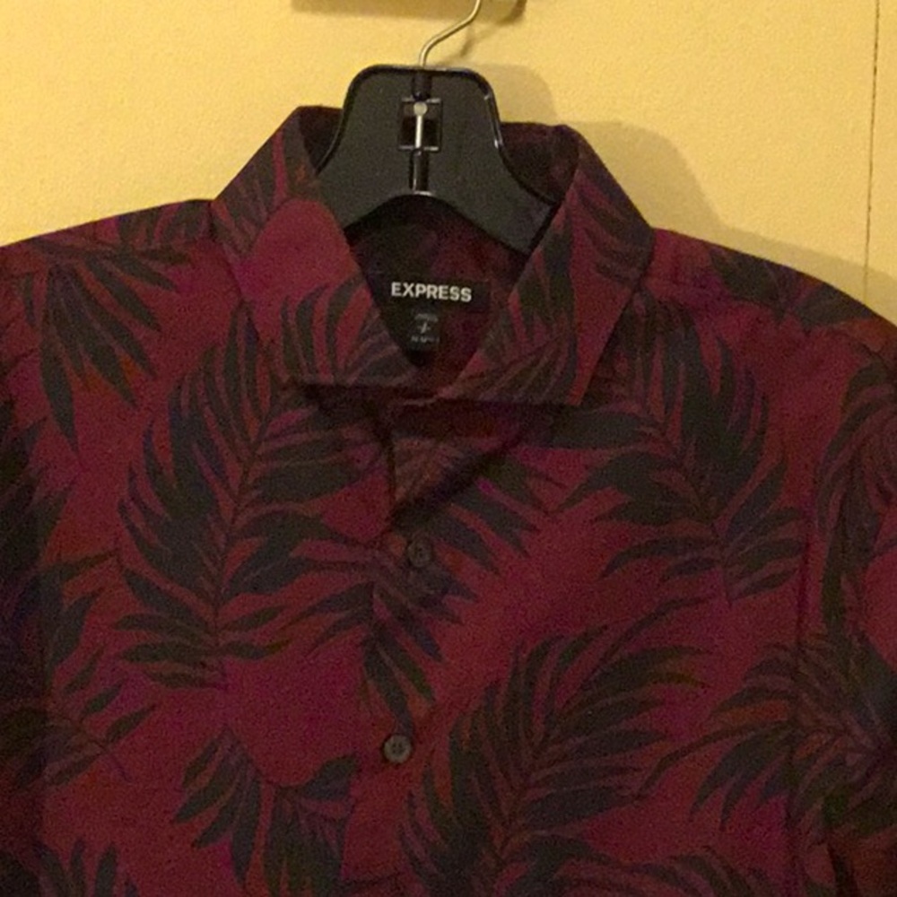 *$ALE*Men’s Express XSlim 100% Cotton Dark Red Dress Shirt with Black Fern Sz S